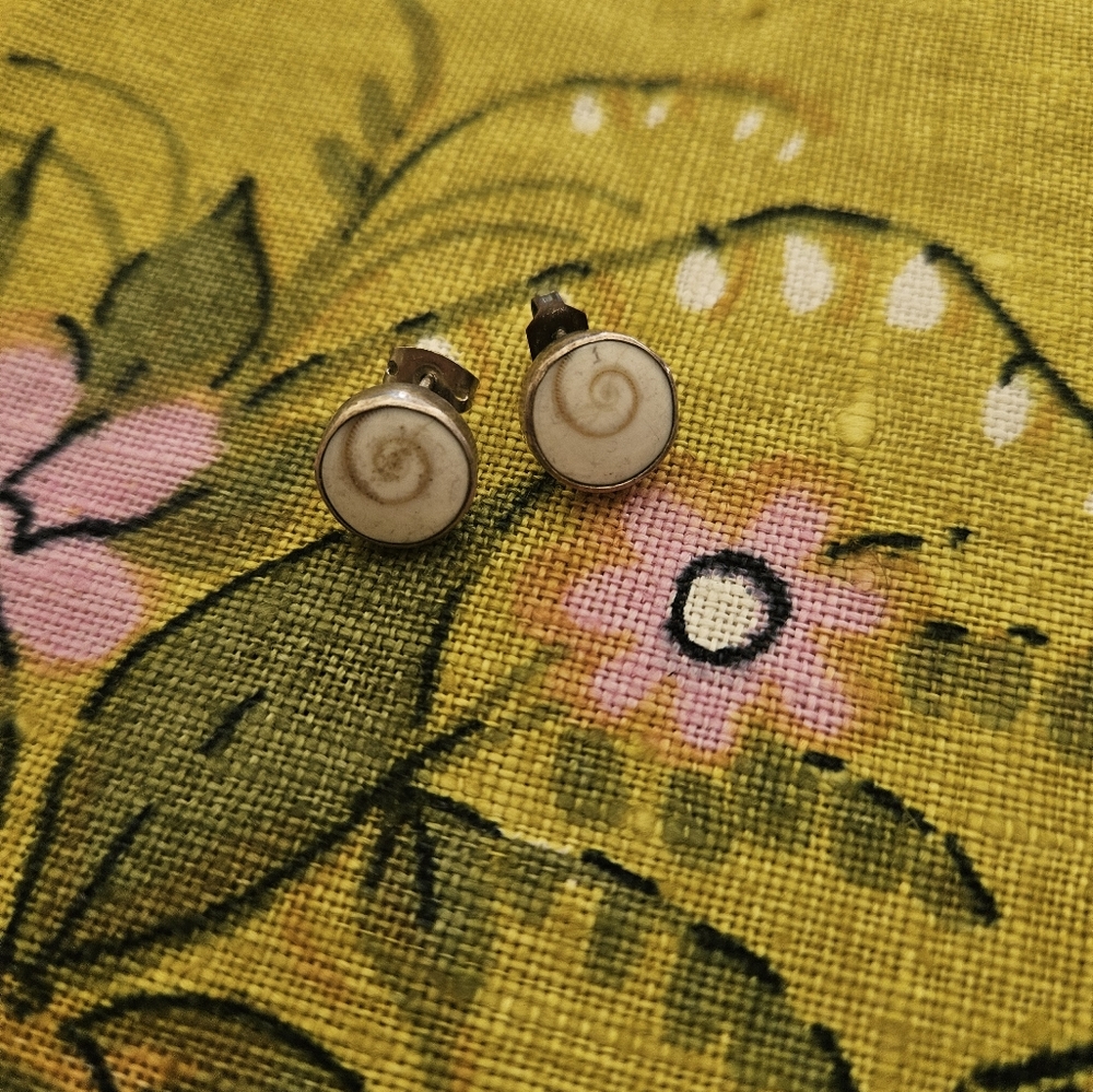 Sterling silver seashell earrings💗🐚